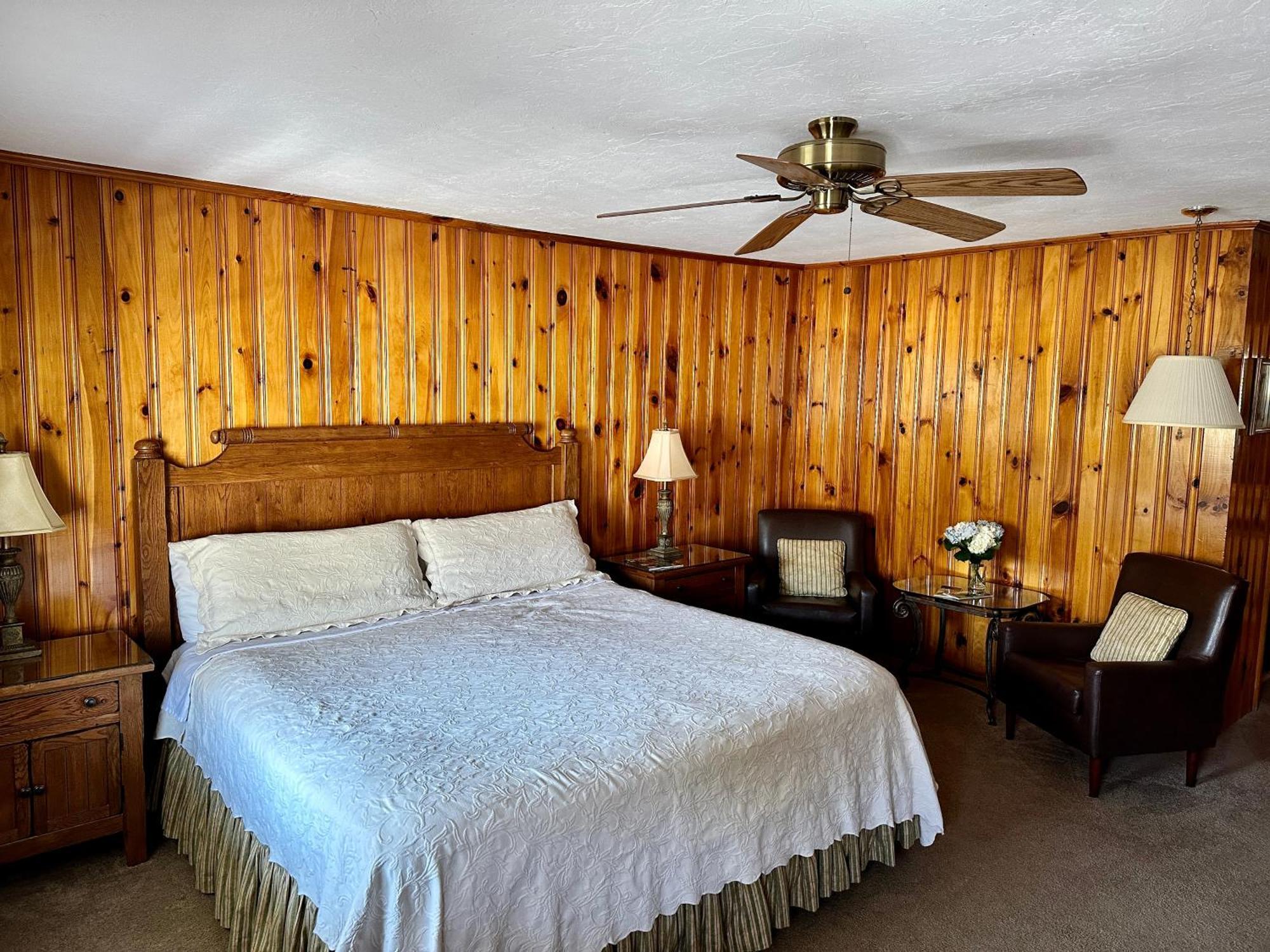 Azalea Garden Inn