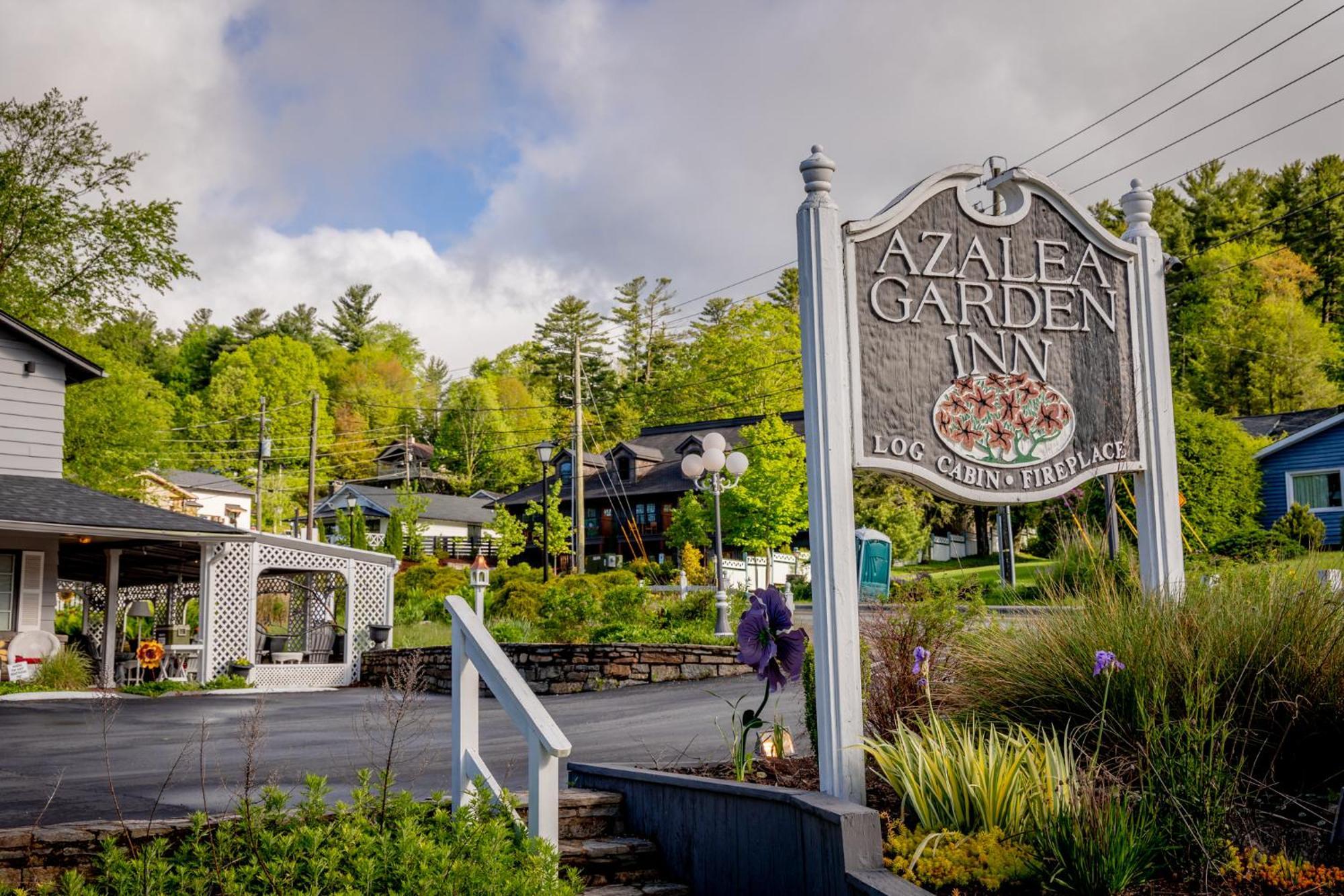 Inn Azalea Garden *